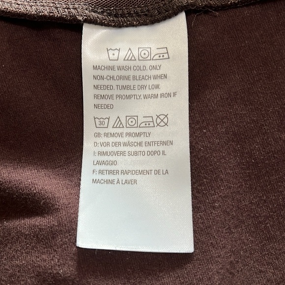 Women With Control: Brown Tummy Control pull on  Capris straight legs, Size M - Picture 8 of 9